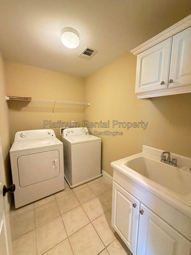 Building Photo - 8015 Wakehurst Pl