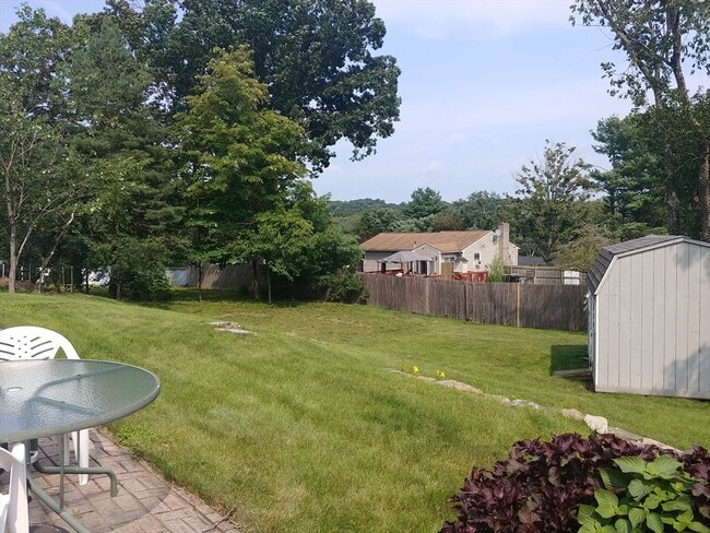 Building Photo - 45 Kinglet Dr