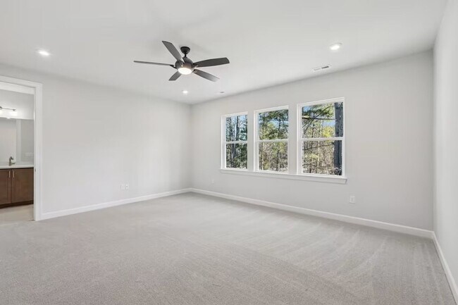 Building Photo - 228 Oak Summit Pl