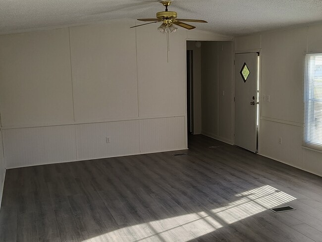 Building Photo - 715 Northview Cir