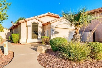 Building Photo - 1381 S Yucca Pl