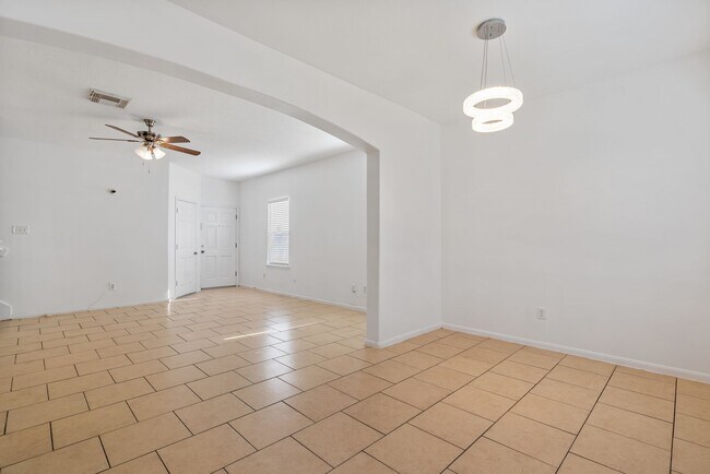 Building Photo - 5010 Kale Ct