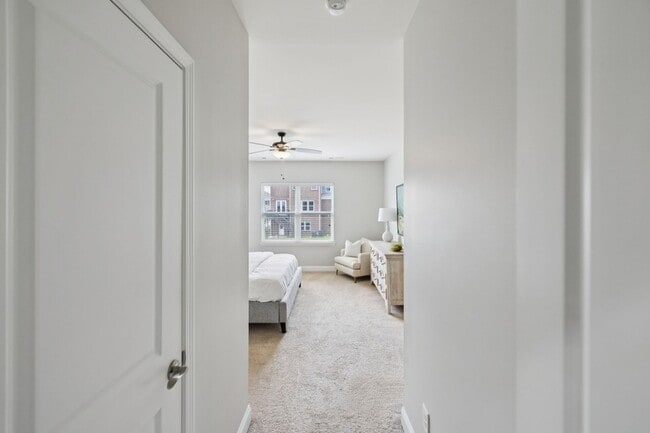 Building Photo - 1719 Biscayne Dr