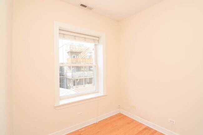 Building Photo - 3233 N Clifton Ave