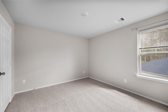 Building Photo - 707 Long Cedar Dr