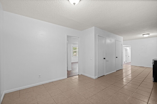 Building Photo - 442 S Monte Vista Ave