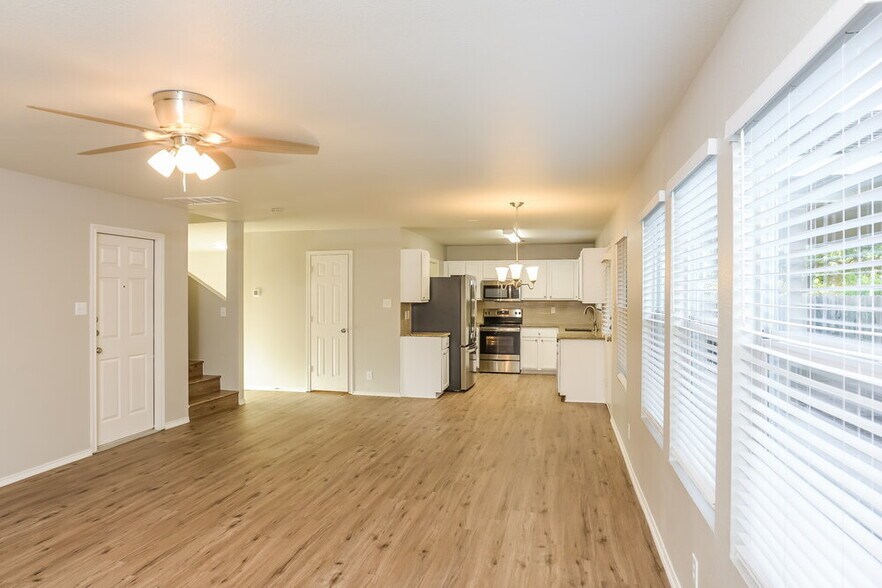 Building Photo - 10923 Rindle Ranch