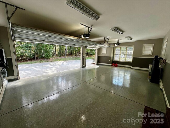 Building Photo - 4642 Gold Finch Drive
