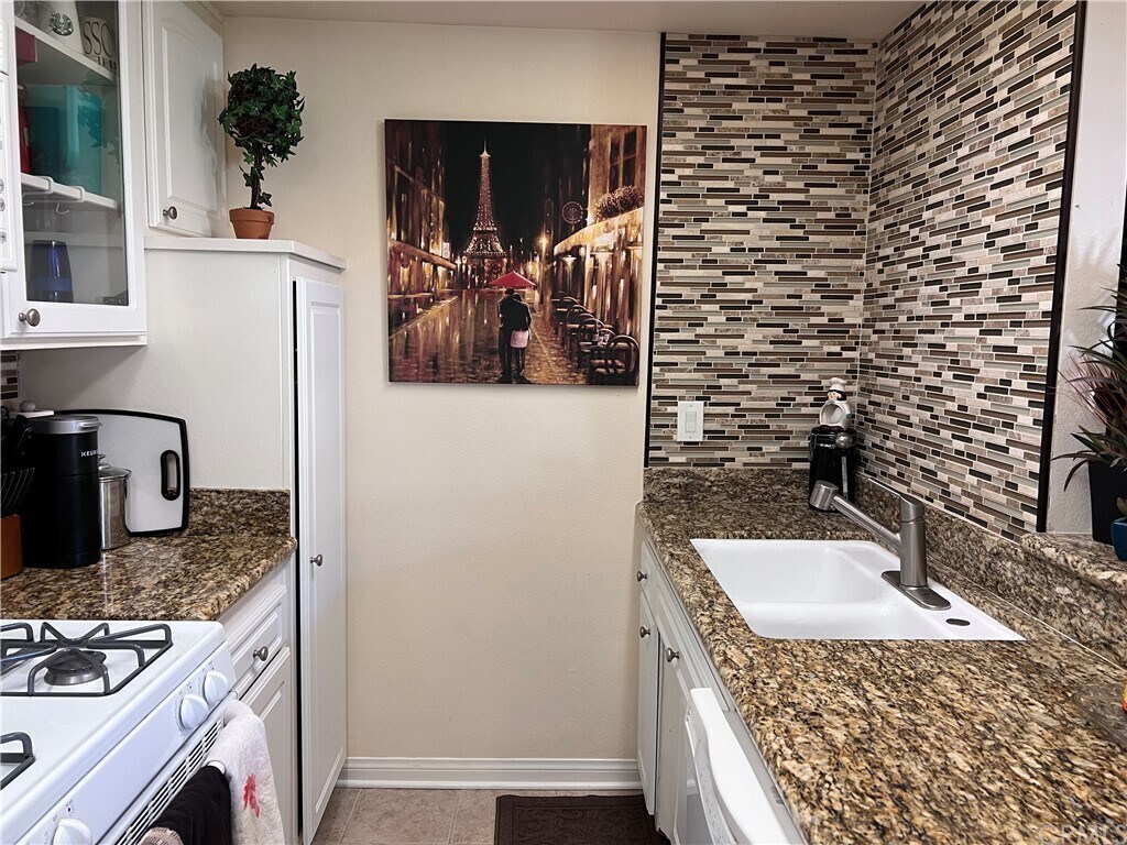 Building Photo - 16040 Leffingwell Rd