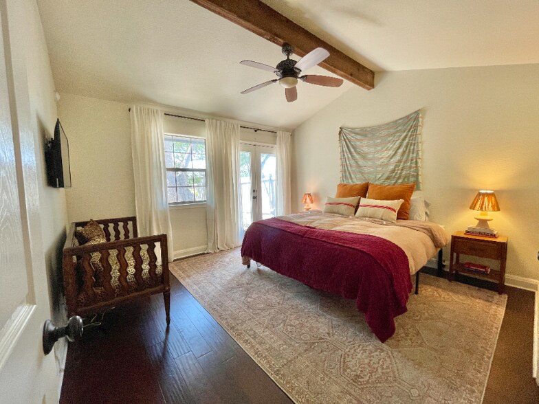 Building Photo - 7018 Crosswood Dr