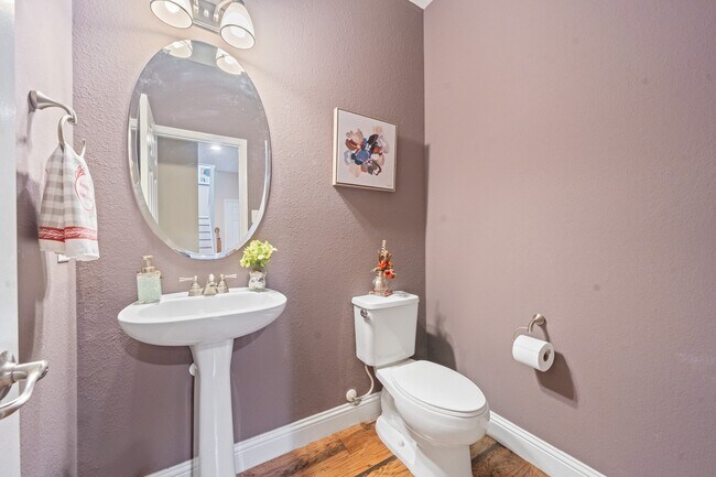 Building Photo - 16514 Sheffield Run Dr