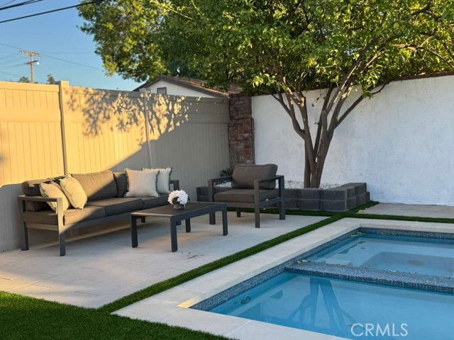 Building Photo - 23010 Hartland St