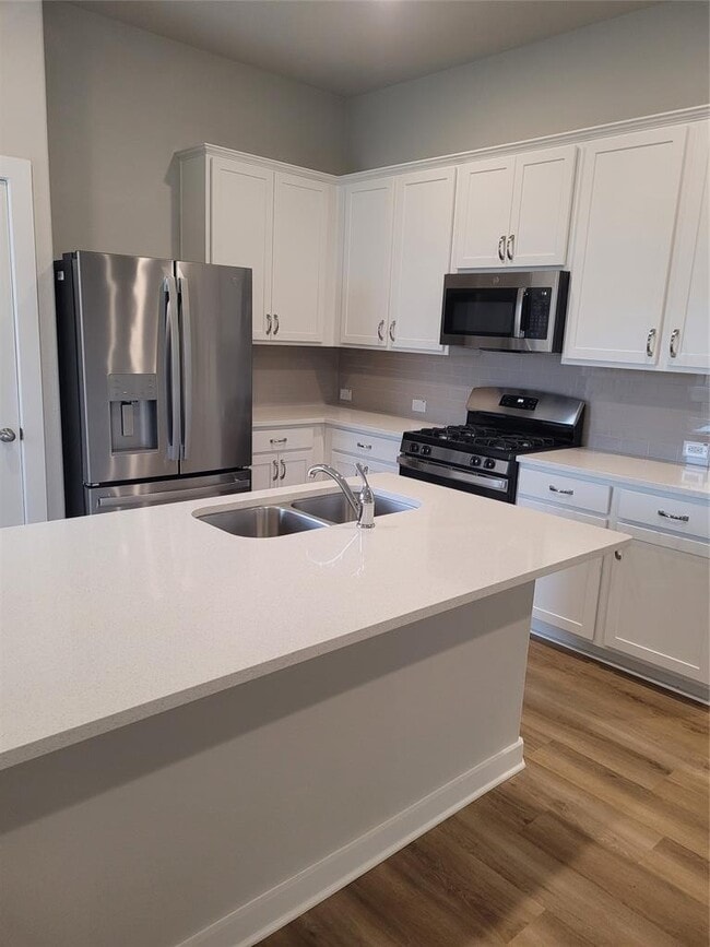 Building Photo - 121 Tall Grass Dr