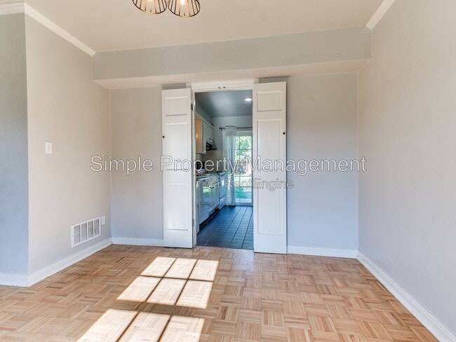 Building Photo - 3715 N Lee Ave