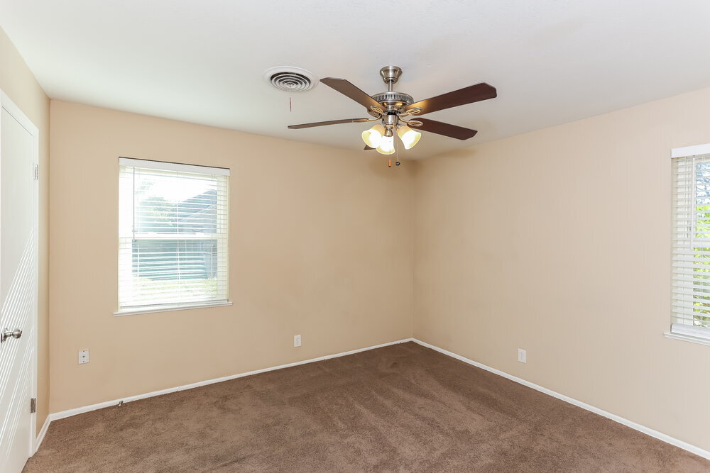 Building Photo - 6420 Valley Ridge Dr