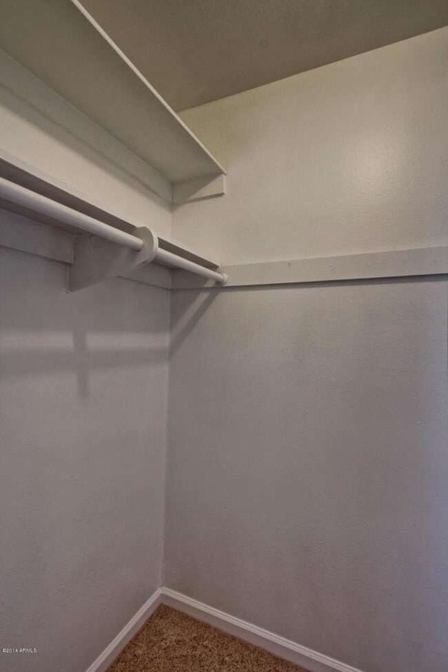 Building Photo - 1030 E Manhatton Dr