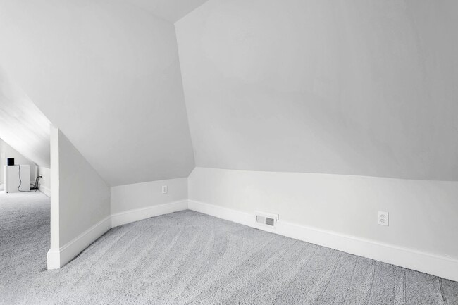 Building Photo - Modern Luxury Living in the Heart of Victorian Village