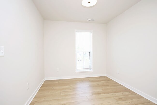 Building Photo - 6019 Bicknell St