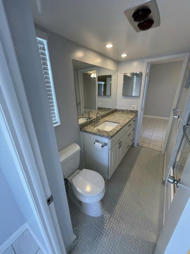 Building Photo - 720 Orton Ave