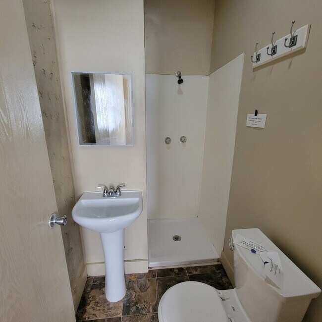 Building Photo - West Indy 3BR/2BA Home ready to LEASE!