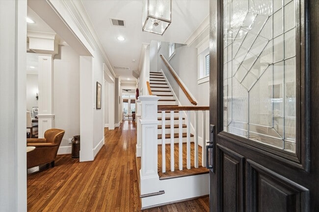 Building Photo - 1030 Waverly St