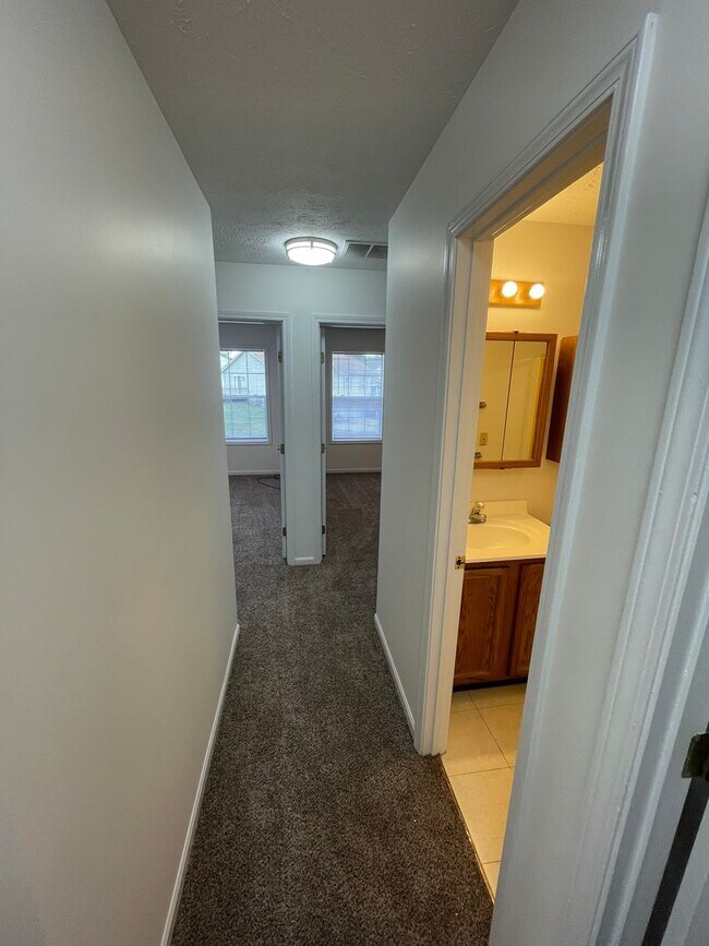 Building Photo - 3616-3618 Thornhill-STEWARDSHIP