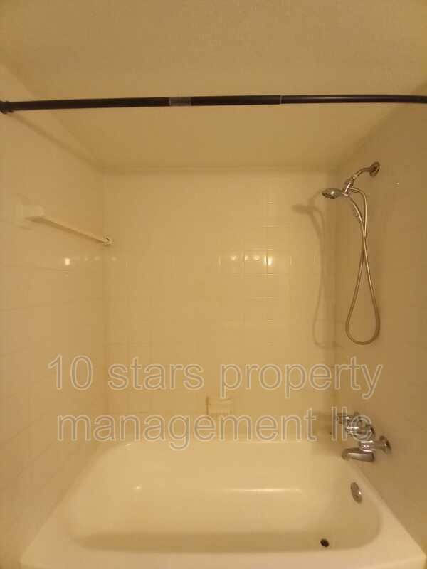 Building Photo - 4729 39th Ave N