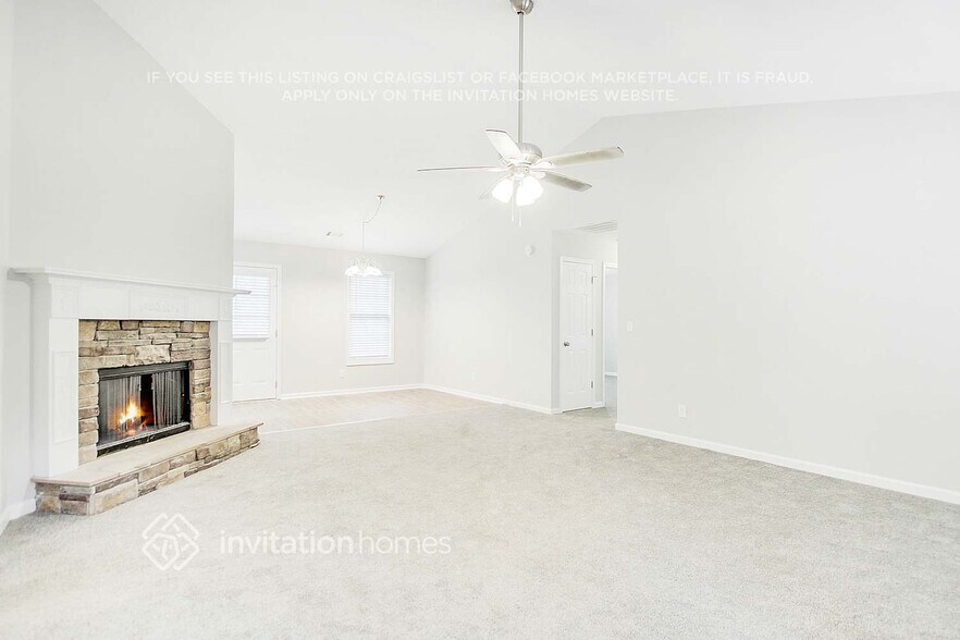 Building Photo - 187 Pebblebrook Way
