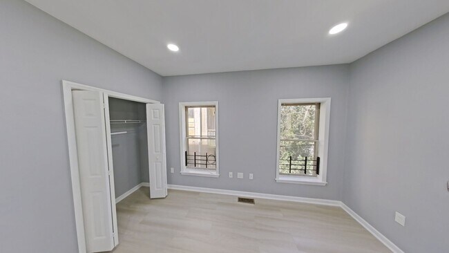 Building Photo - 1831 W Diamond St