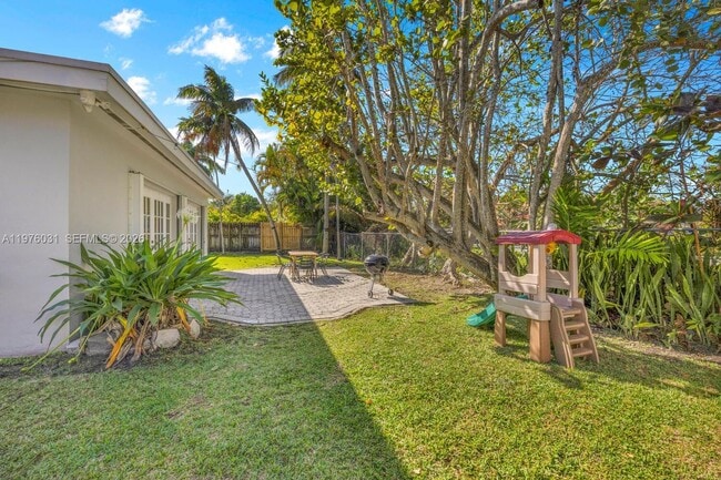 Building Photo - 8230 SW 63rd Pl