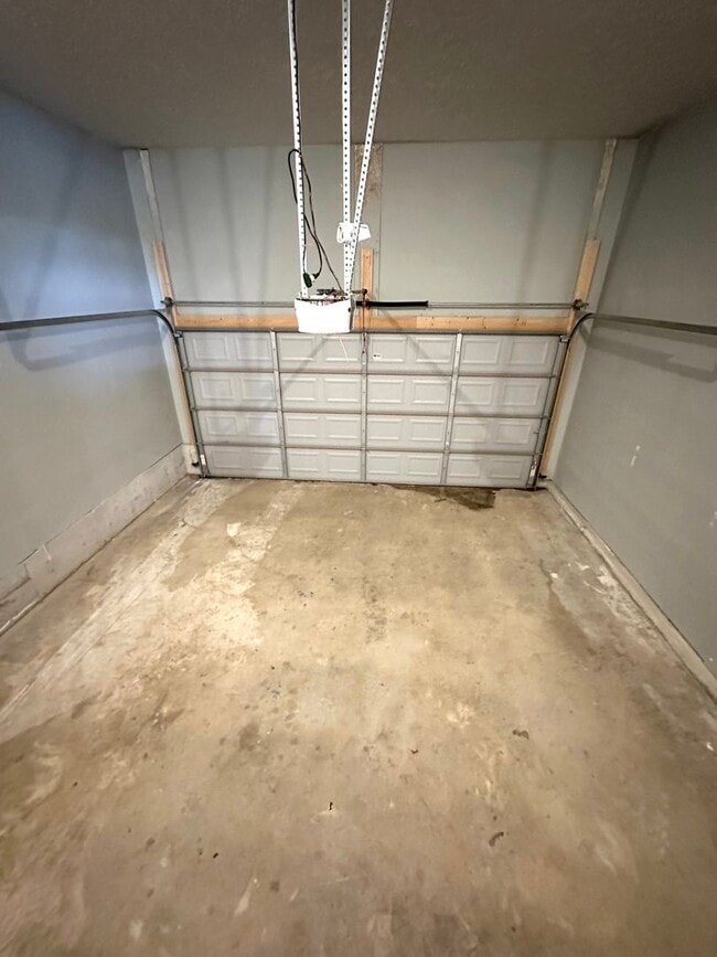 Building Photo - Comfortable 3 Bed Duplex in Convenient Ozark Location