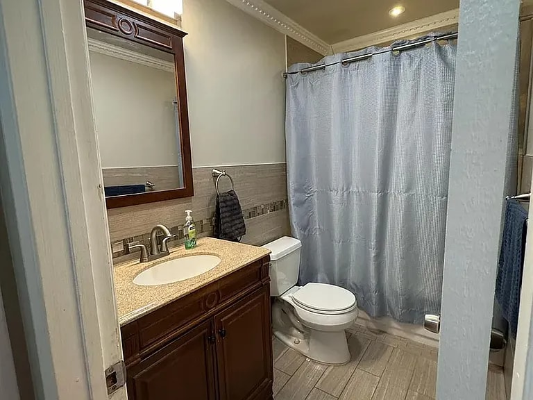 Building Photo - 18 Eulner St