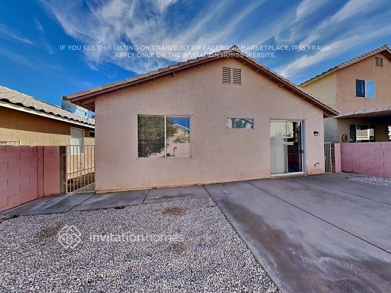 Building Photo - 5952 Hickory Nut Ave