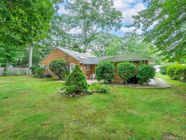 Building Photo - 7 Appletree Ln
