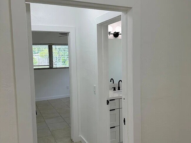 Building Photo - 50 NE 132nd Terrace