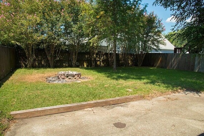 Building Photo - 1066 Windmill Dr