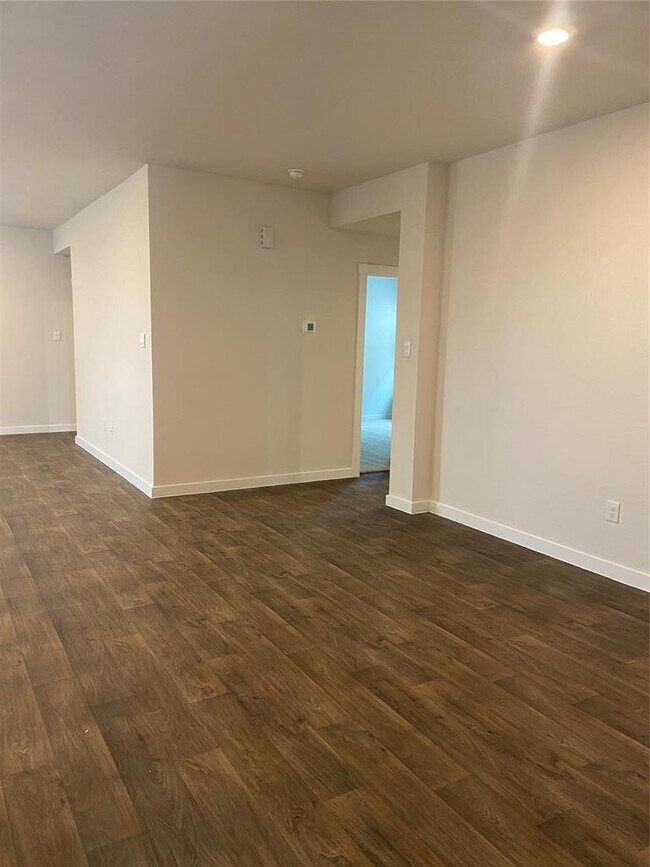 Building Photo - 412 Merriman Rd