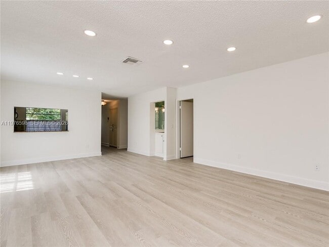 Building Photo - 21559 Cypress Hammock Dr