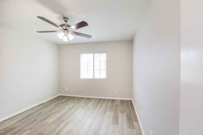 Building Photo - 7057 S 7th Ln