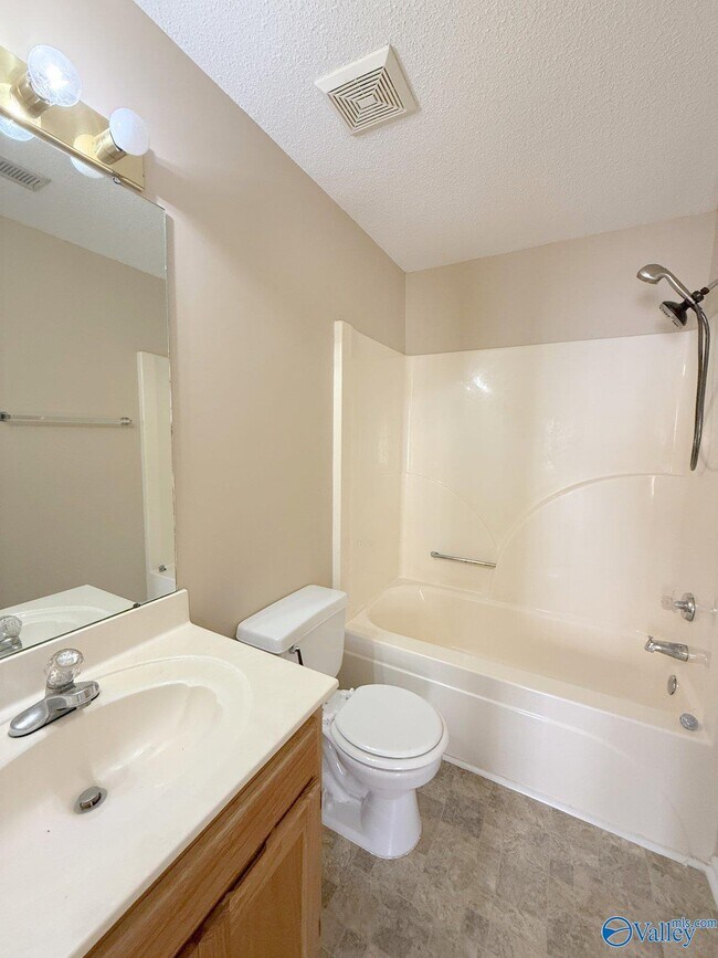 Building Photo - 262 Waters Edge Ln