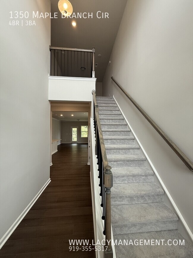 Building Photo - 1350 Maple Br Cir