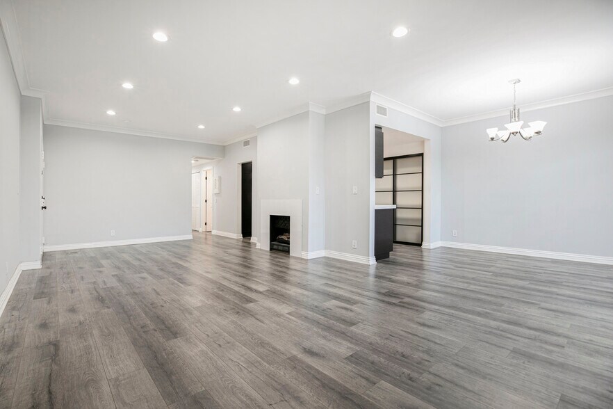 Building Photo - 234 N Kenwood St