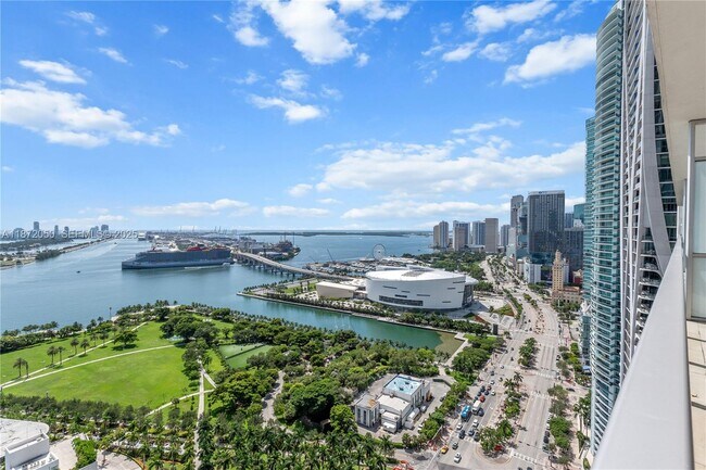 Building Photo - 1100 Biscayne Blvd