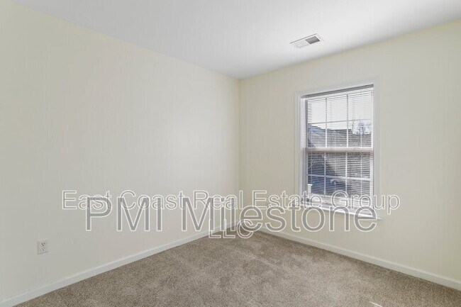 Building Photo - 91 Grindstone Dr