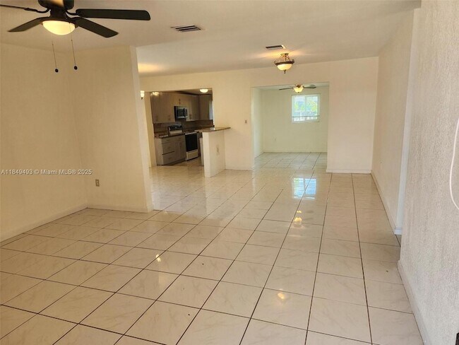 Building Photo - 845 NW 199th St