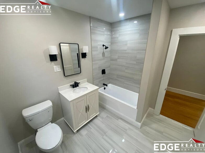 Building Photo - 78 Wallingford Rd