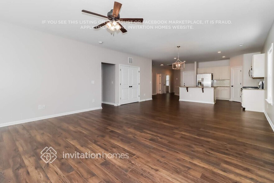 Building Photo - 7818 Creek Park Dr