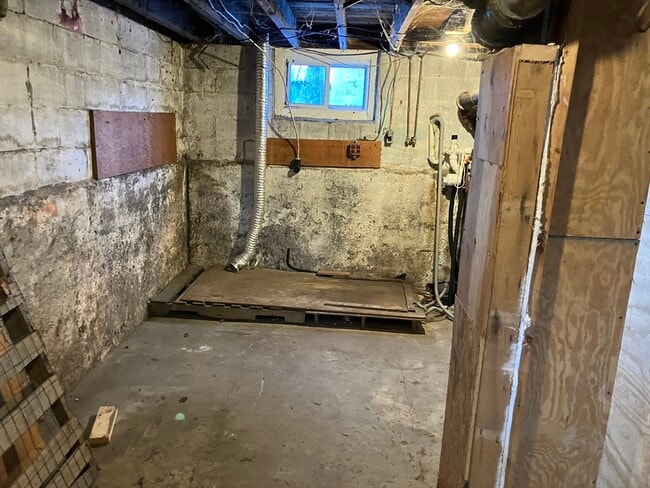 Building Photo - 43 Emory St