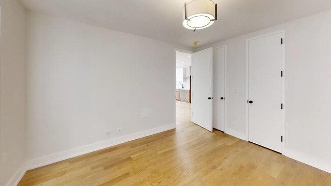 Building Photo - 12 Crown St