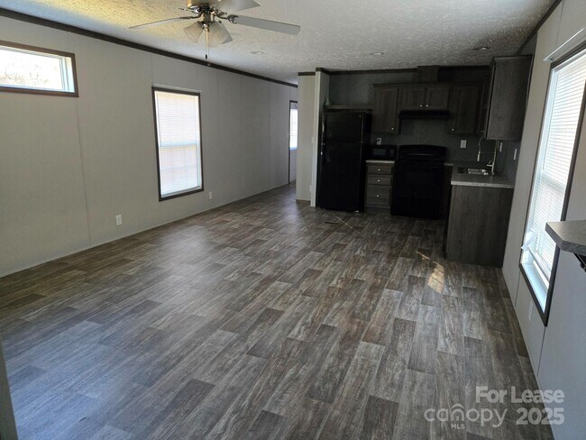 Building Photo - 105 Kimberly Cir
